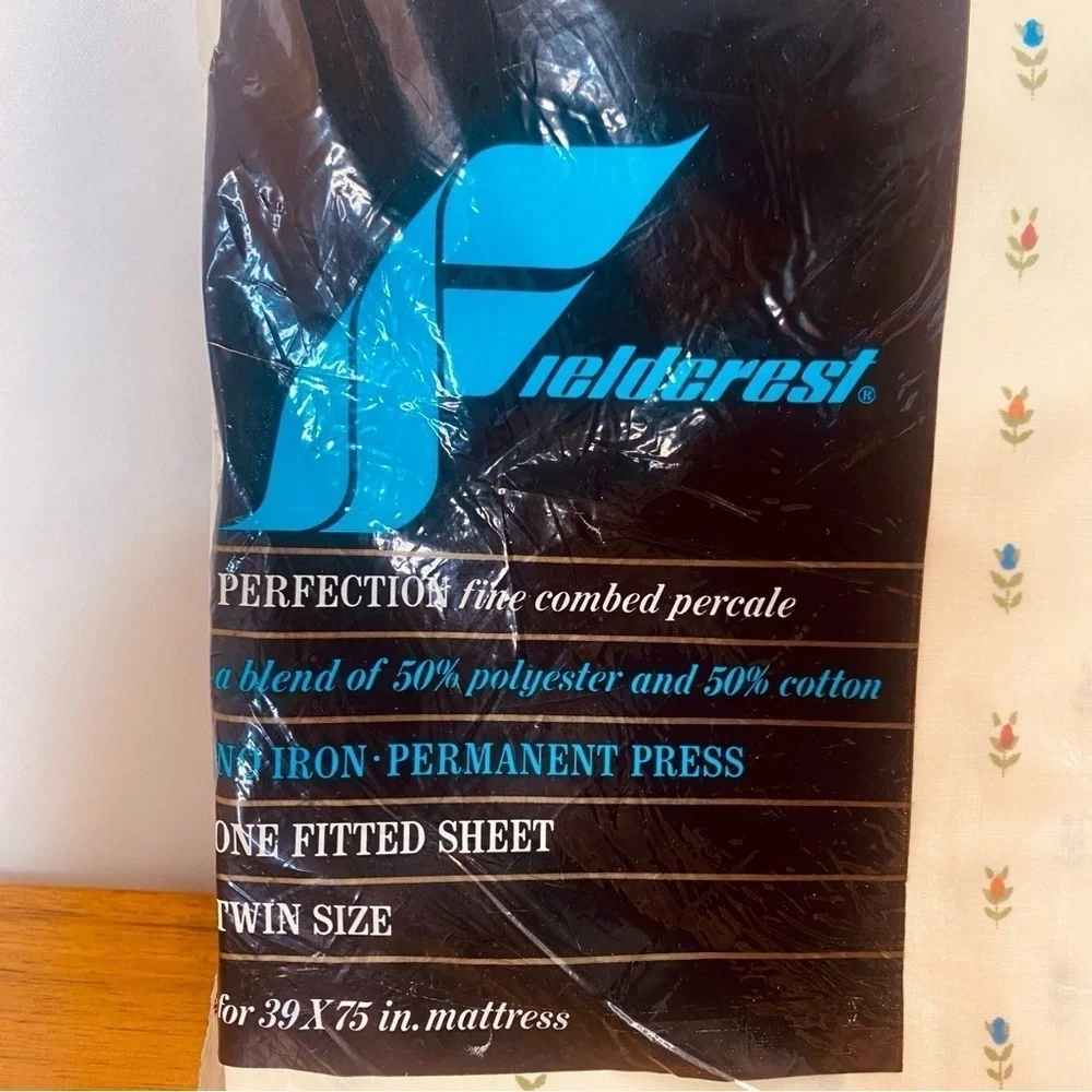 New NIP Vintage Fieldcrest Perfection Percale Twin Size Fitted Sheet Sm Floral